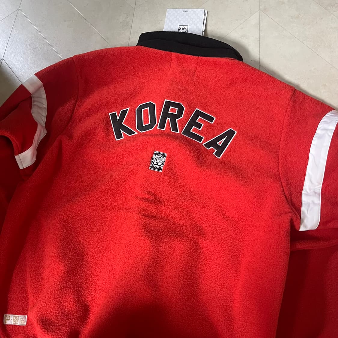 새상품(M)오버더피치 코리아 로고 후리스 레드 상품이미지3