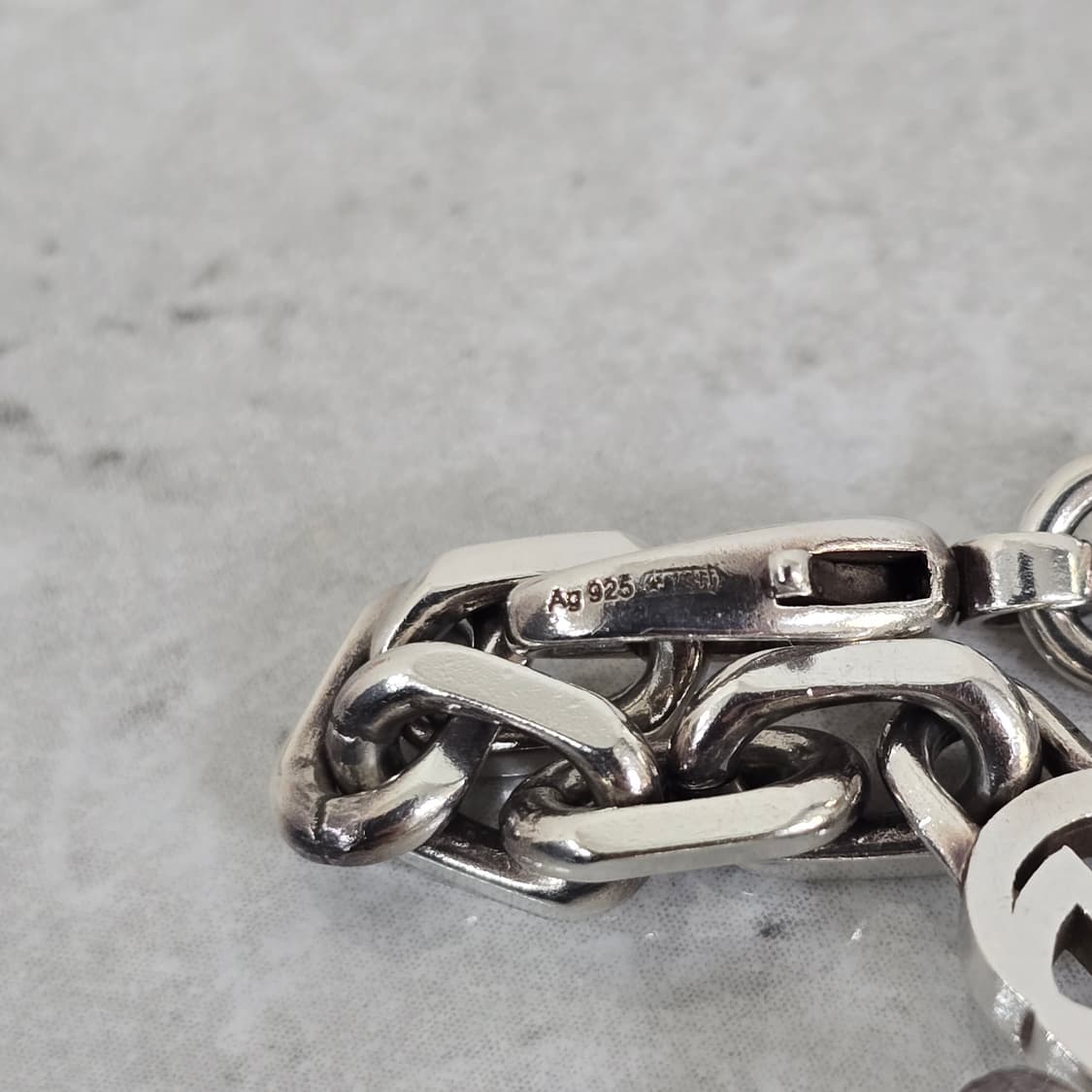 구찌 인터로킹 G 체인 실버 팔찌 17호 판매 상품이미지4