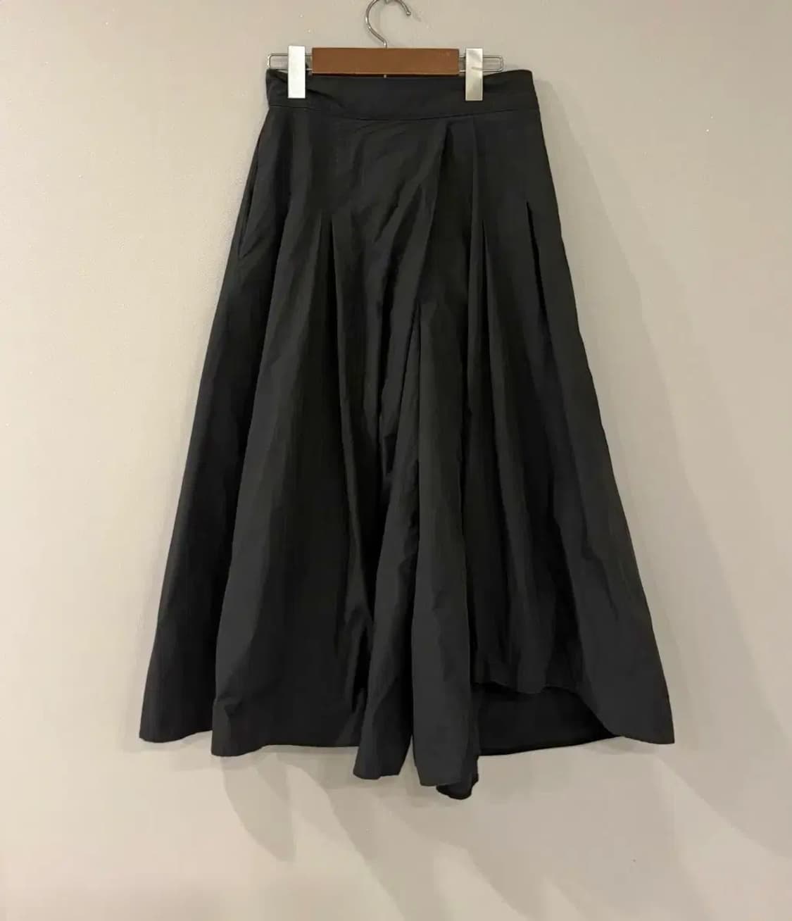 타임포스트모던 블랙 플레어 롱 스커트 64-94 상품이미지3