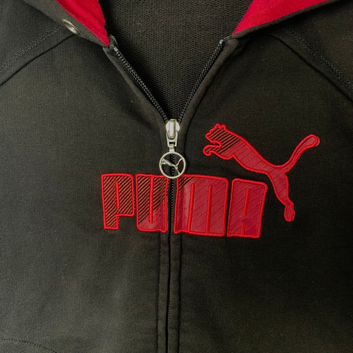 푸마 자수로고 블랙 후드집업 상품이미지4