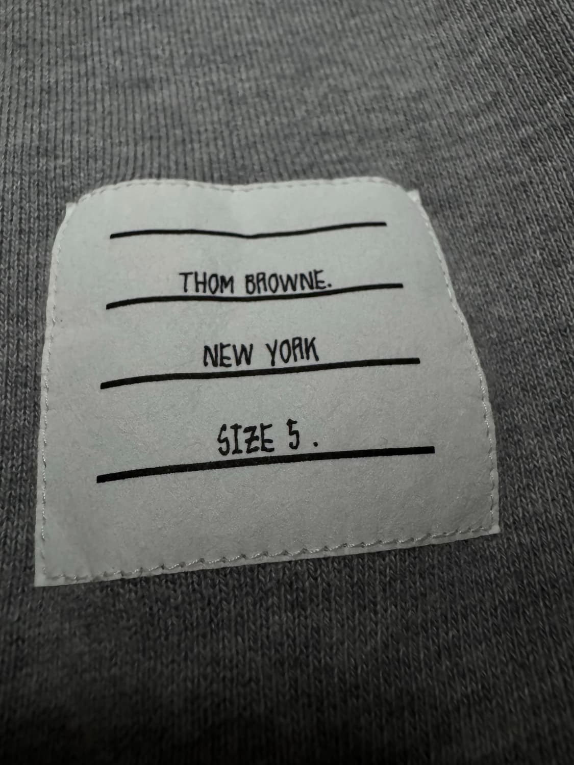 톰브라운 백삼선 맨투맨 5사이즈 그레이 상품이미지2