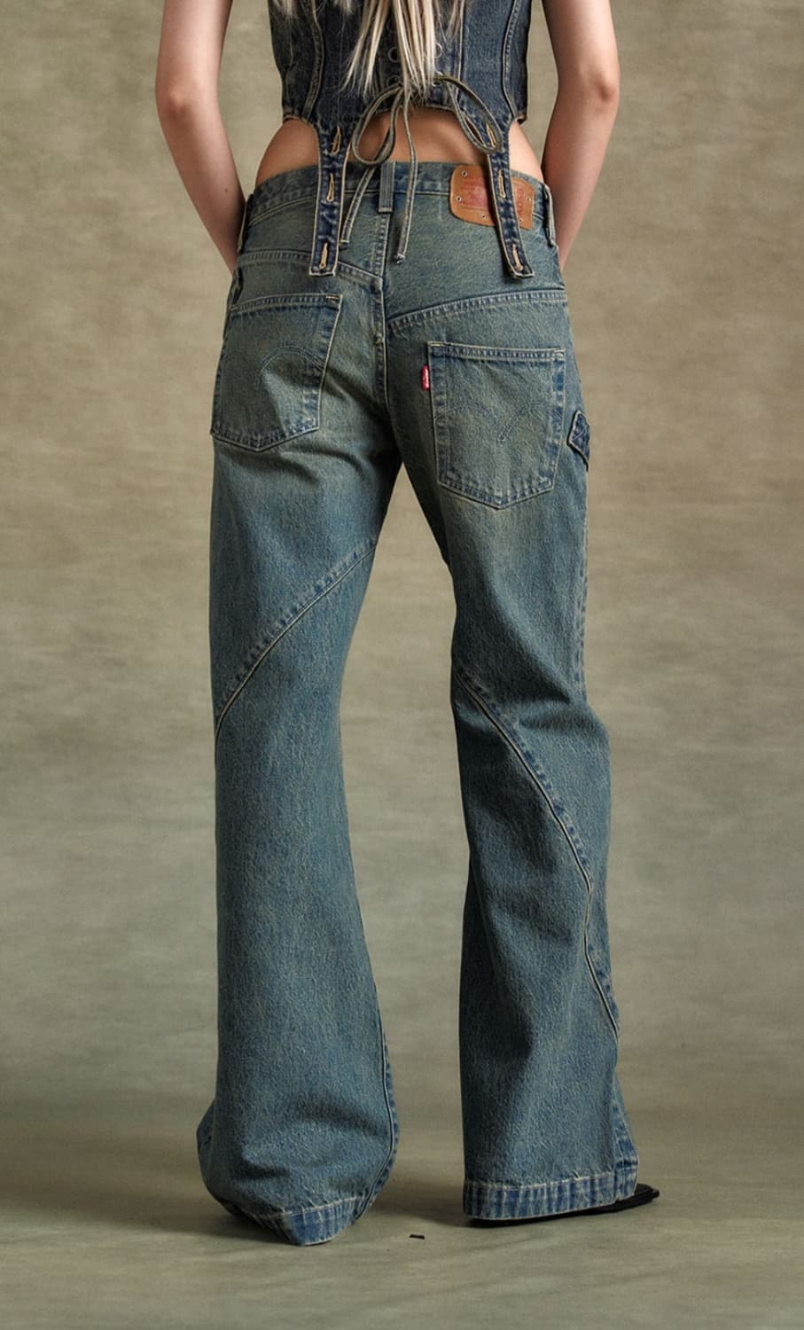 ADSB 앤더슨벨 X 리바이스 우먼 오버레이 진 틴티드 인디고 상품이미지2