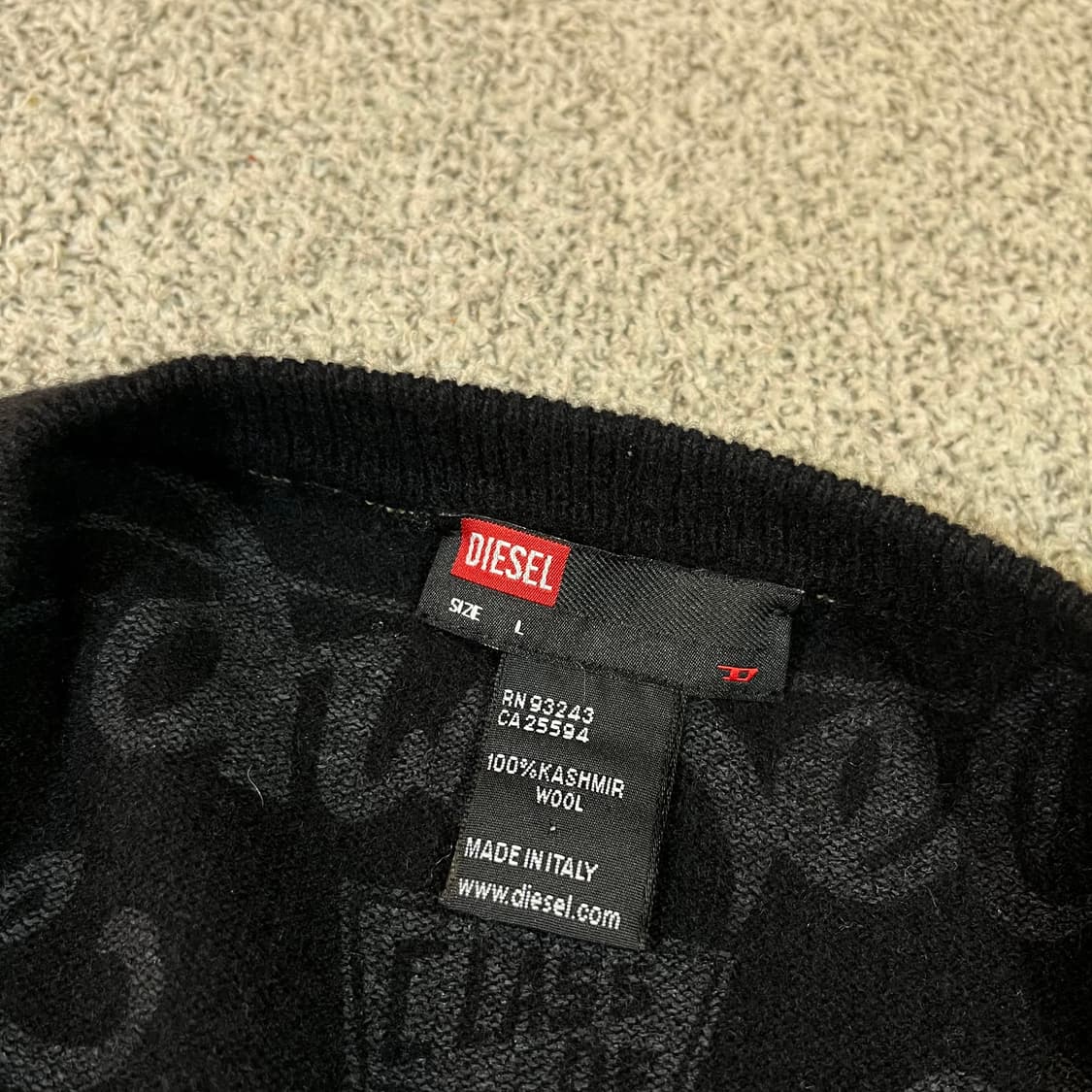 DIESEL 디젤 울 브이넥 니트 상품이미지3