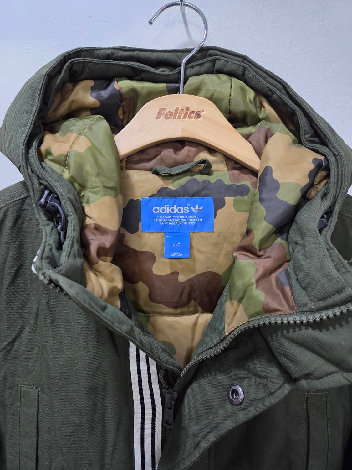 아디다스 카키색 야상  덕다운 점퍼 상품이미지2