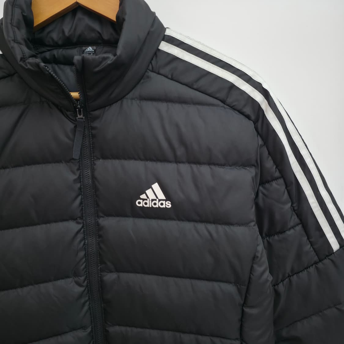 [M] 아디다스 블랙 경량 패딩 상품이미지4