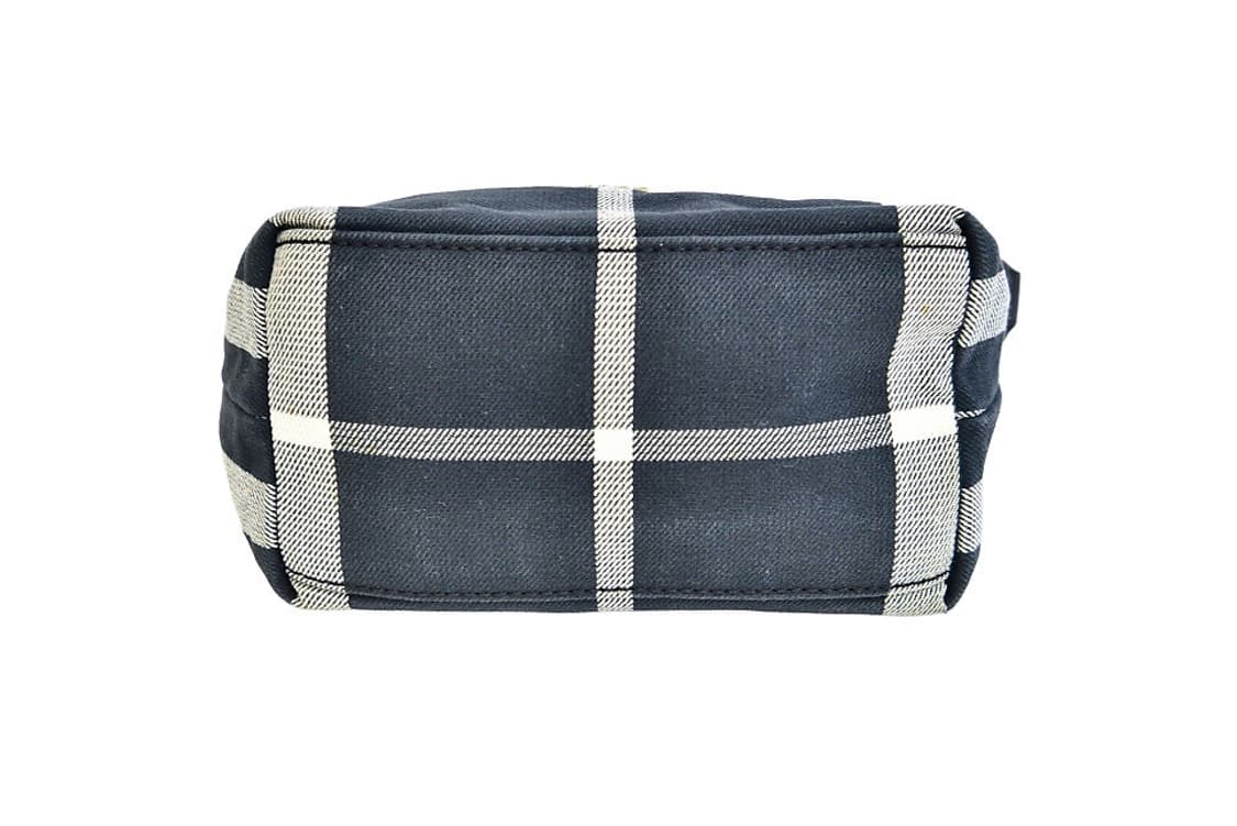 버버리 블랙 체크 패턴 미니백(정품) 상품이미지5