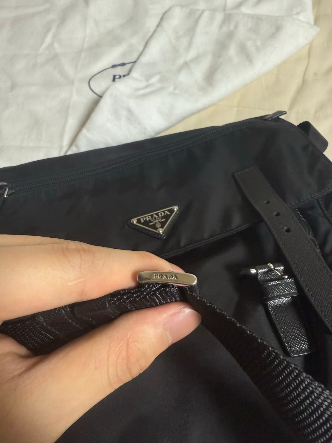 프라다 크로스백 블랙 메신저백 1BD671 상품이미지3