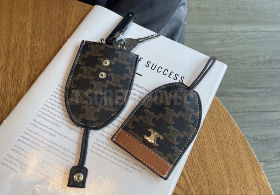 셀린느 트리옹페 키홀더 블랙 상품이미지9