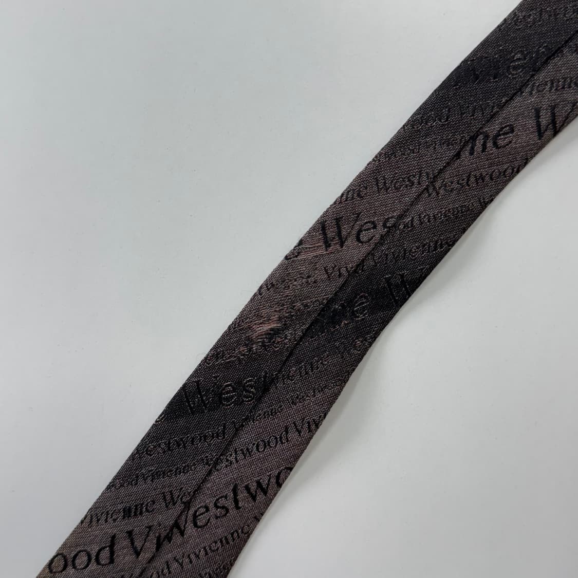 비비안웨스트우드 정품 명품 영문 모노그램 넥타이(Vivienne) 상품이미지9