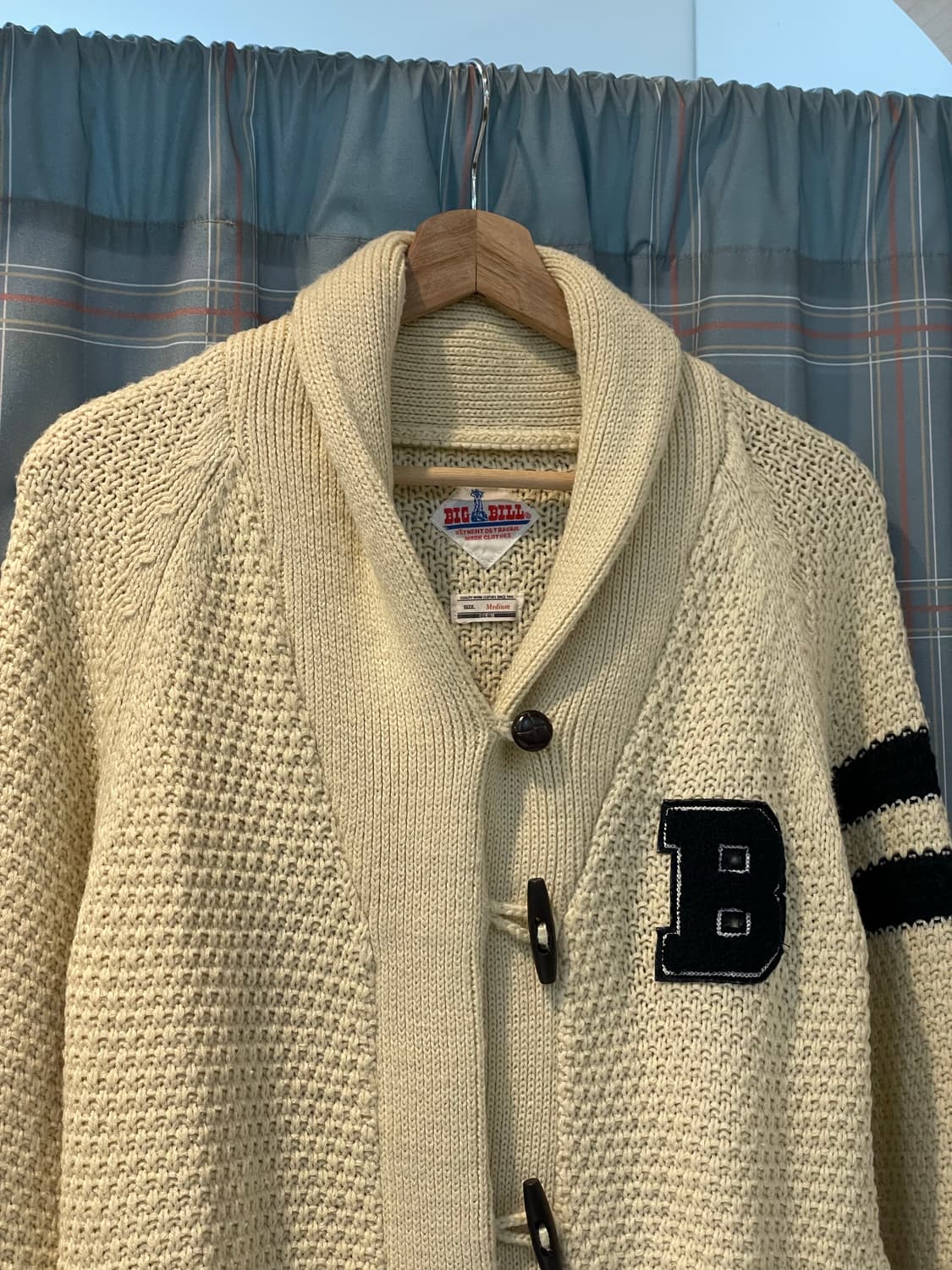 BIG BILL 숄카라 떡볶이버튼 가디건 상품이미지3