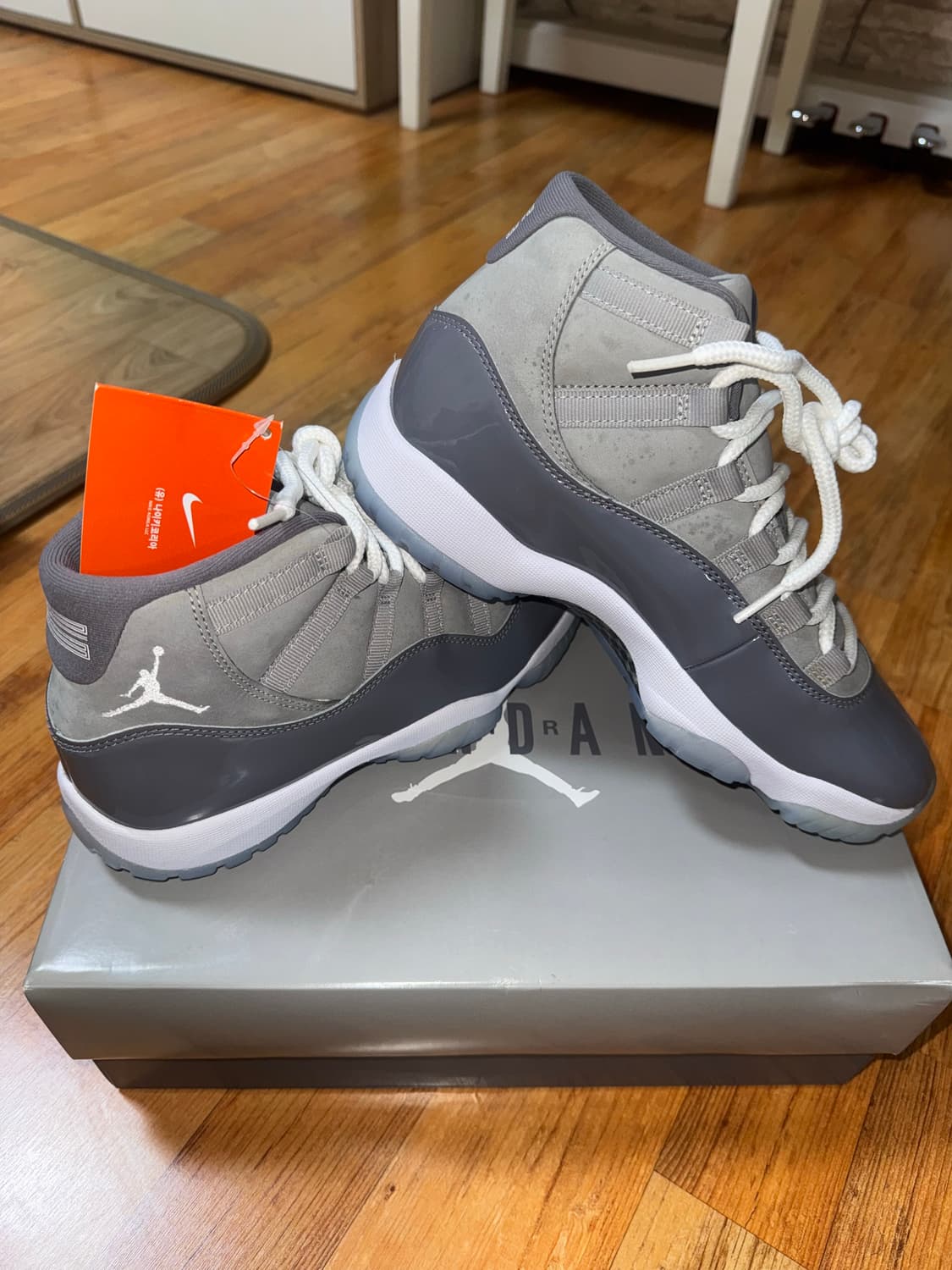 (새상품) 조던11 레트로 쿨 그레이 상품이미지1