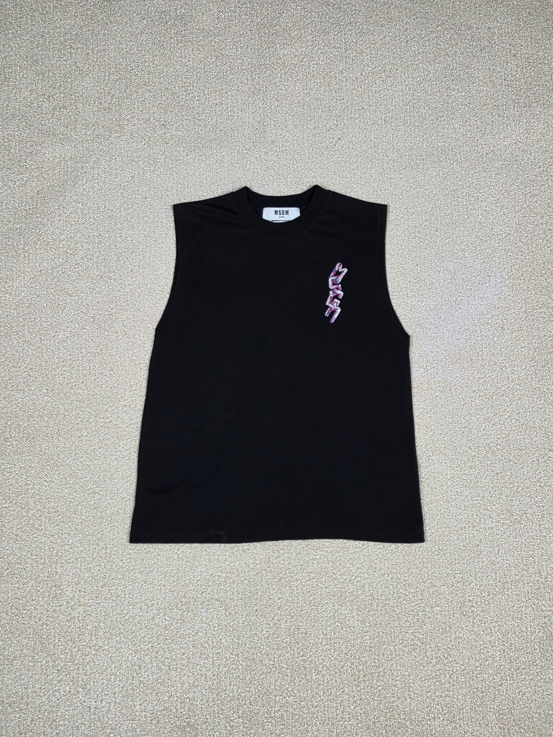 [MSGM] 3D 브러시드 로고 민소매 티셔츠 | S00028 상품이미지1