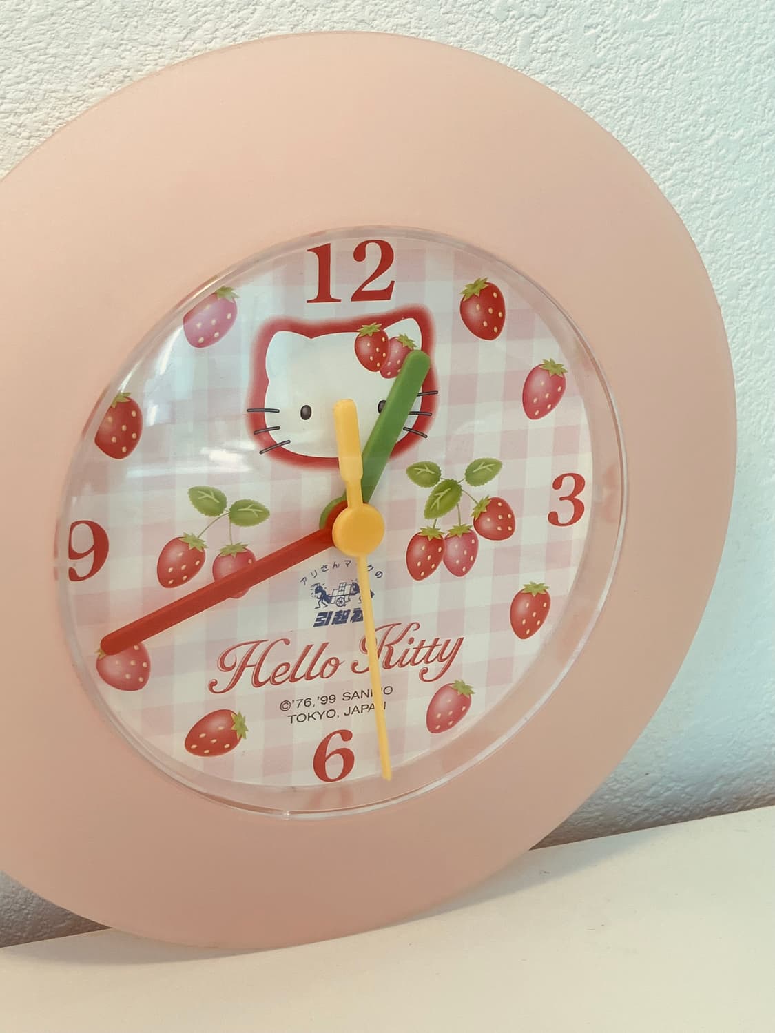 산리오 정품 헬로키티 고전키티 고전문구 딸기핑크벽시계 상품이미지2