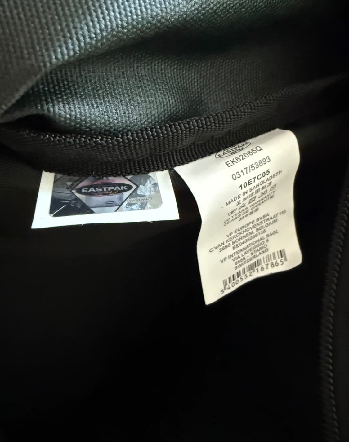 이스트팩 백팩 다크그린 상품이미지3