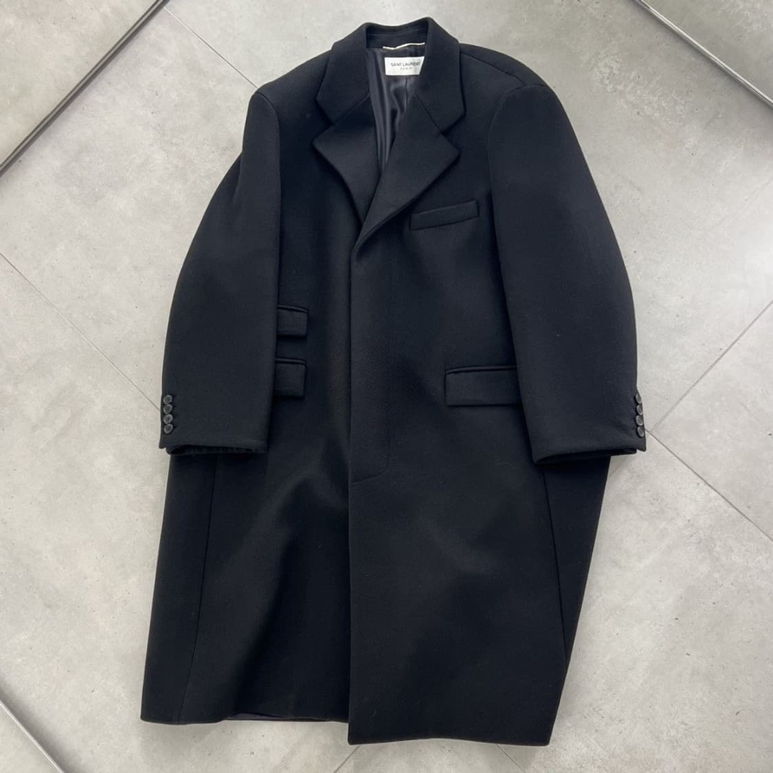 [차은우님 착용] 생로랑 23AW 울 오버사이즈 코트 상품이미지4