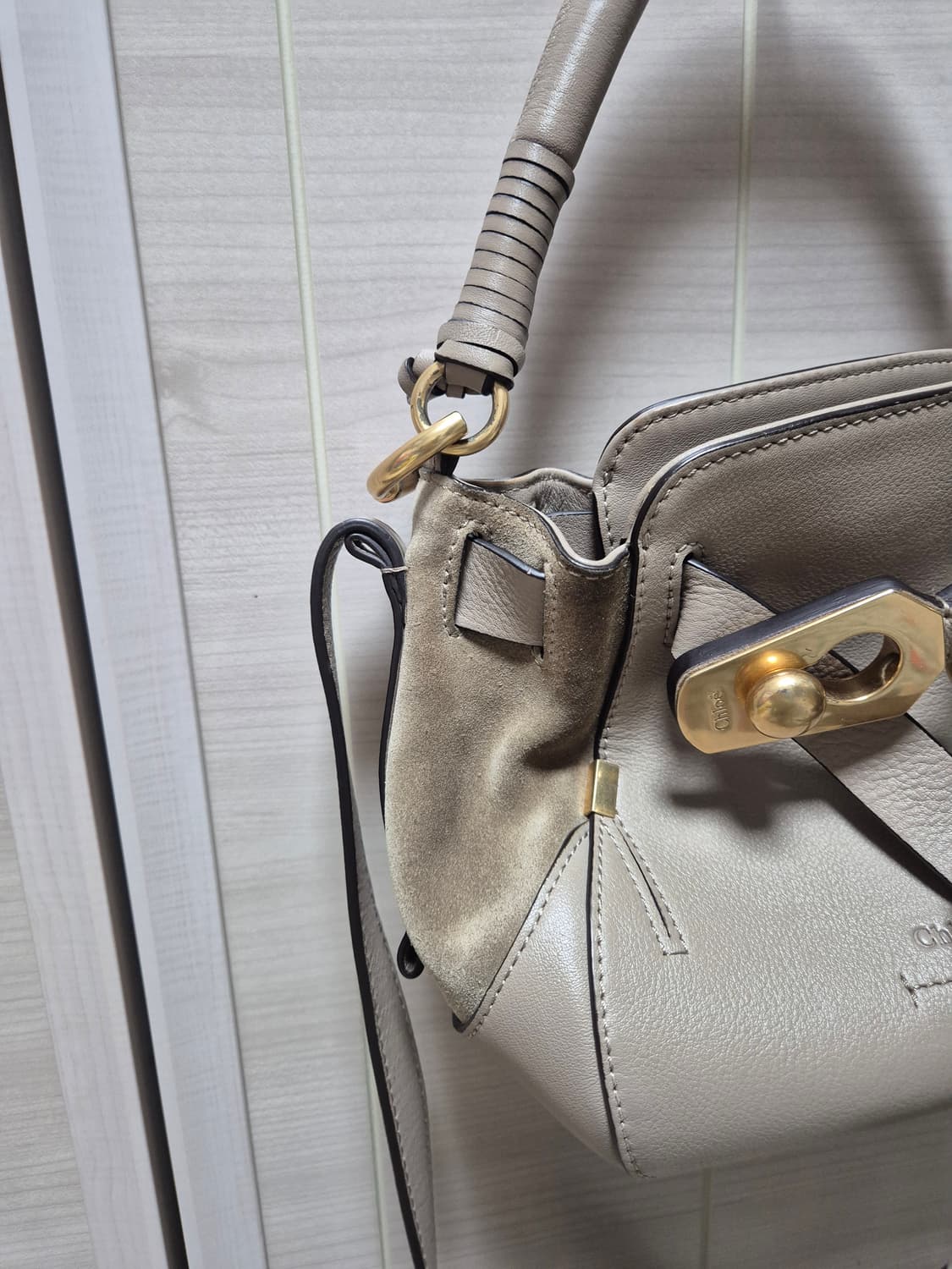 (정품) 끌로에 오웬 스몰  송아지 가죽 버킷백 그레이 상품이미지6