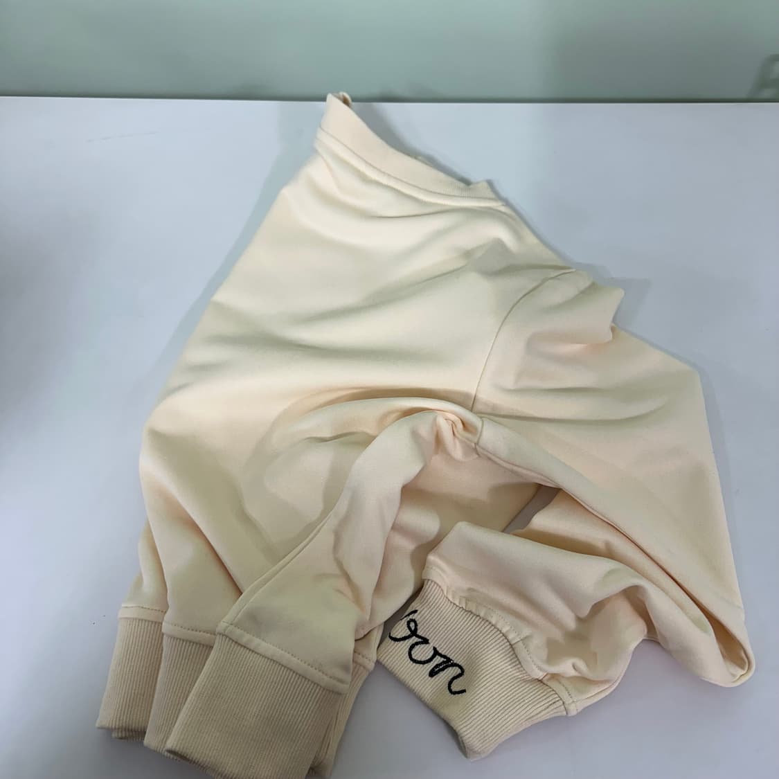 우먼S-M 말본 아이보리 손목로고 맨투맨 상품이미지7