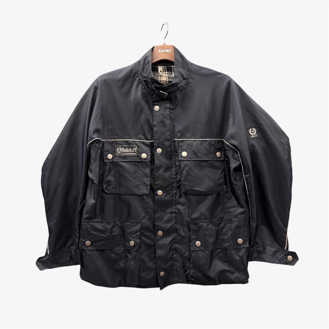 벨스타프 클래식 라이더자켓 멀티포켓 로고패치 펄감 디테일 네이비 상품이미지1
