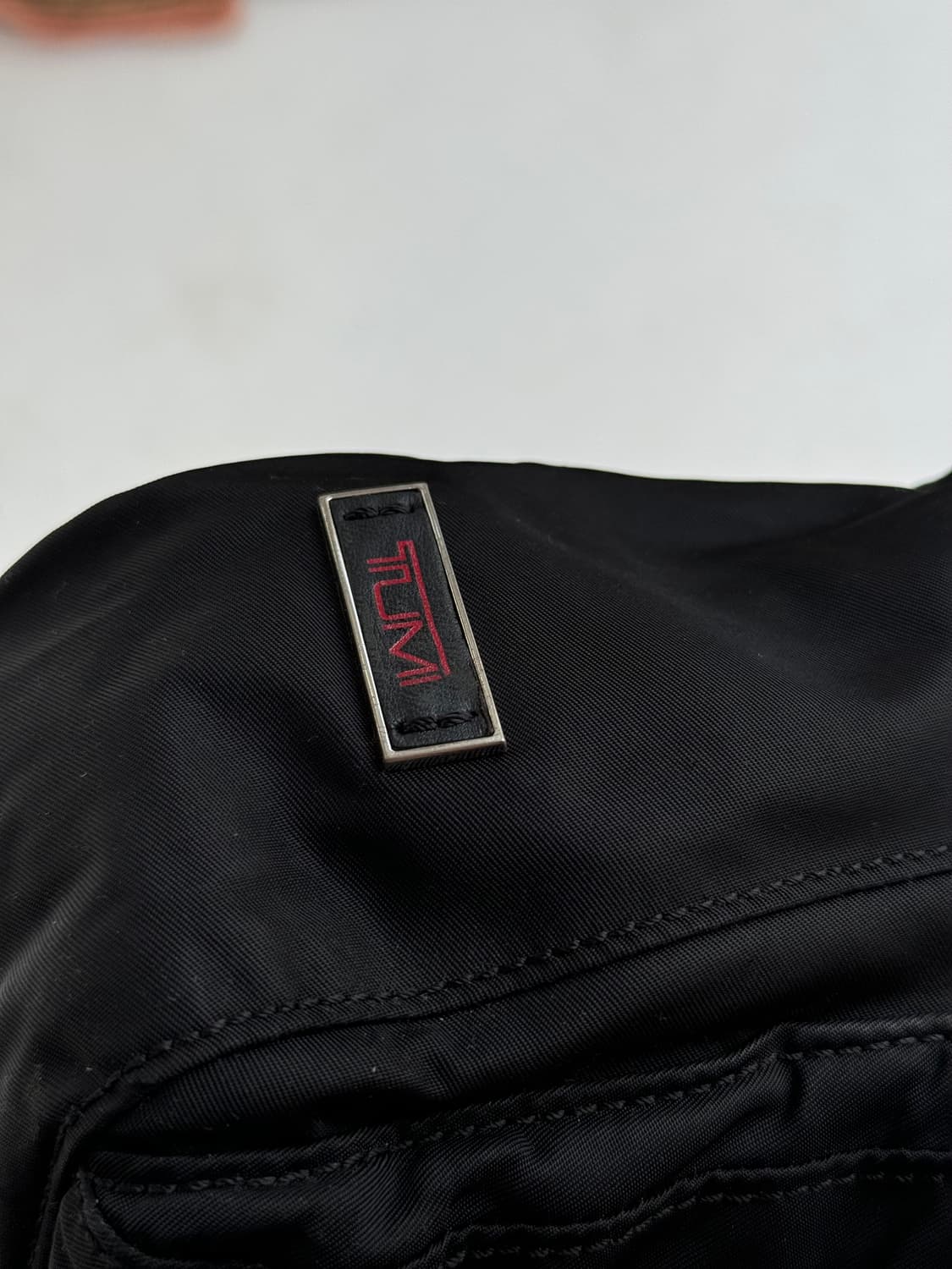 투미 나일론 크로스백 상품이미지4