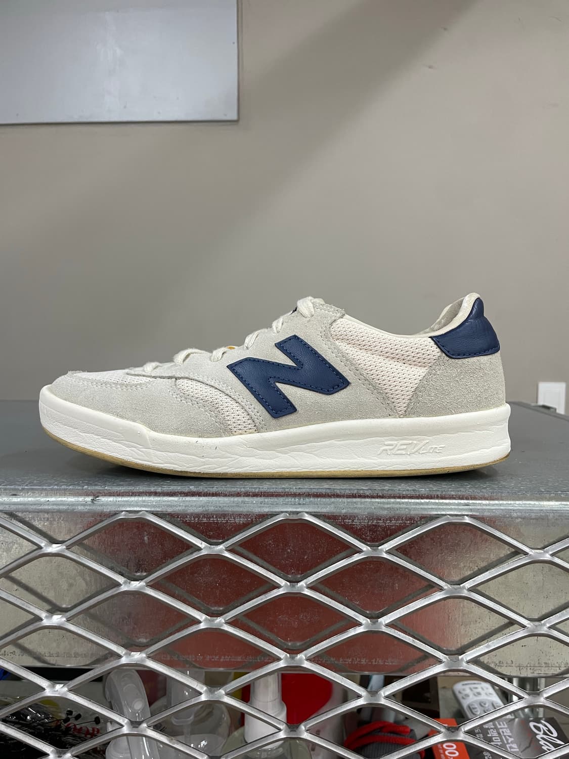 뉴발란스 CRT300 아이보리 네이비 260 상품이미지1