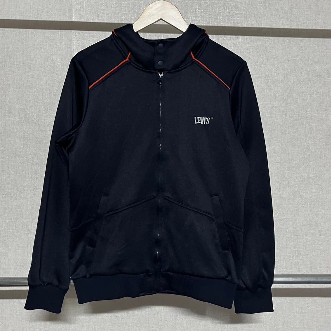 리바이스 트랙 후드 집업 상품이미지1