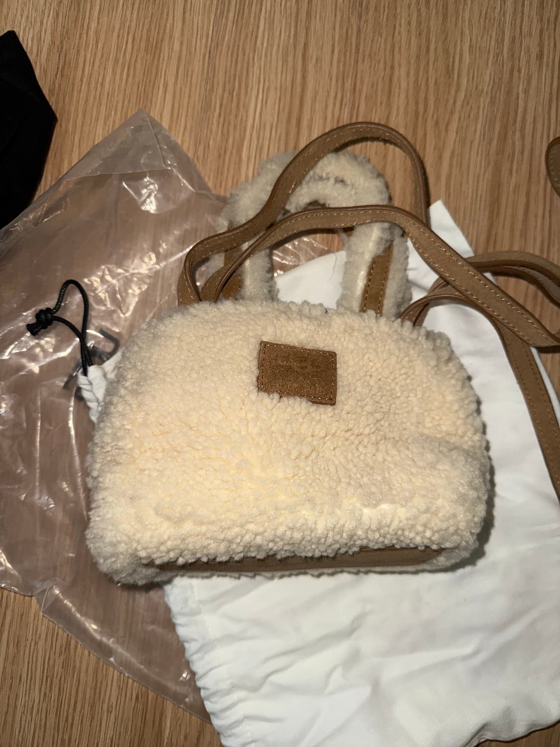 텔파 x 어그 리버스 스몰 숄더백 크로스백 상품이미지4