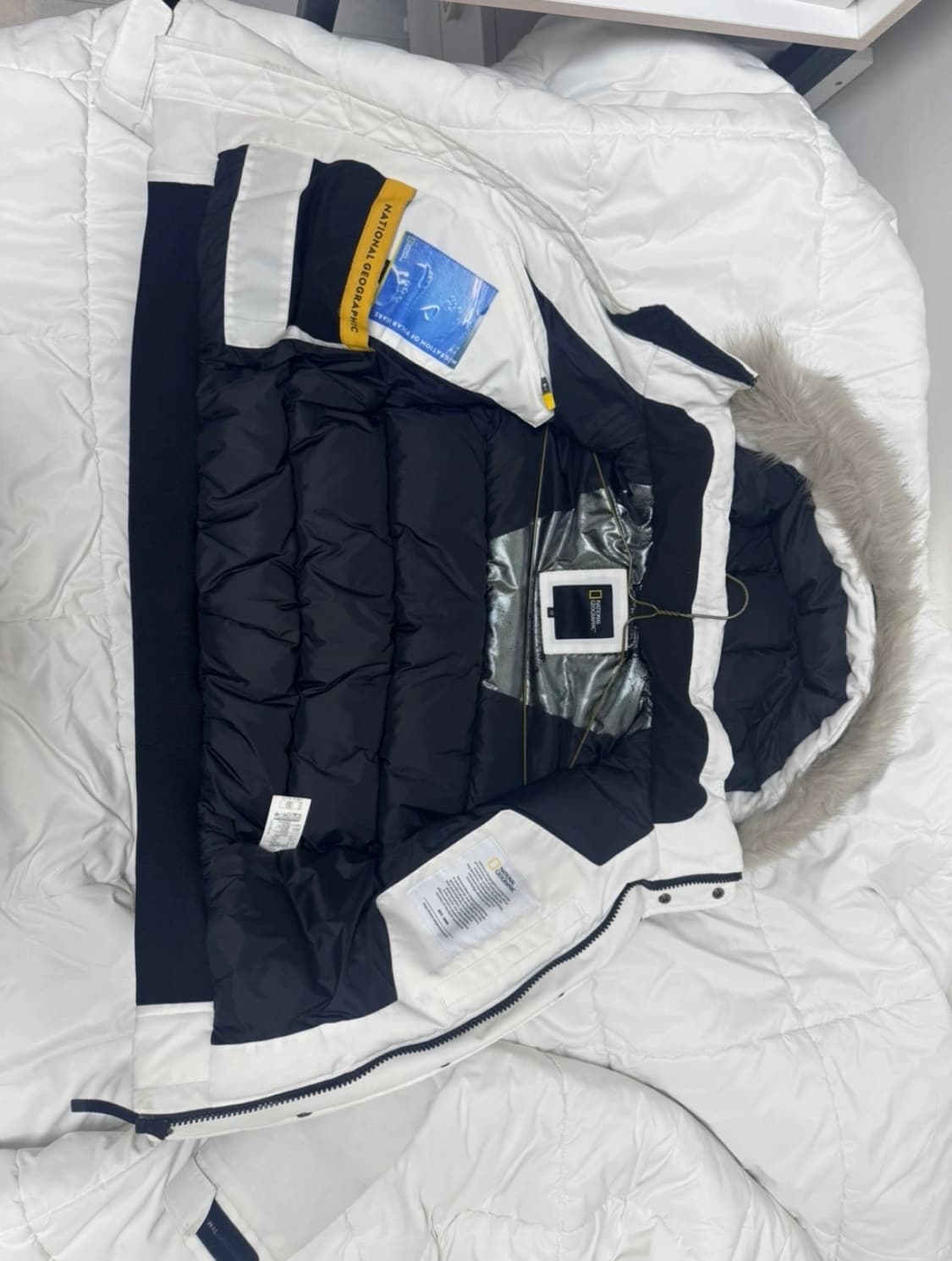 2022년식 타루가 화이트 xs 상품이미지2