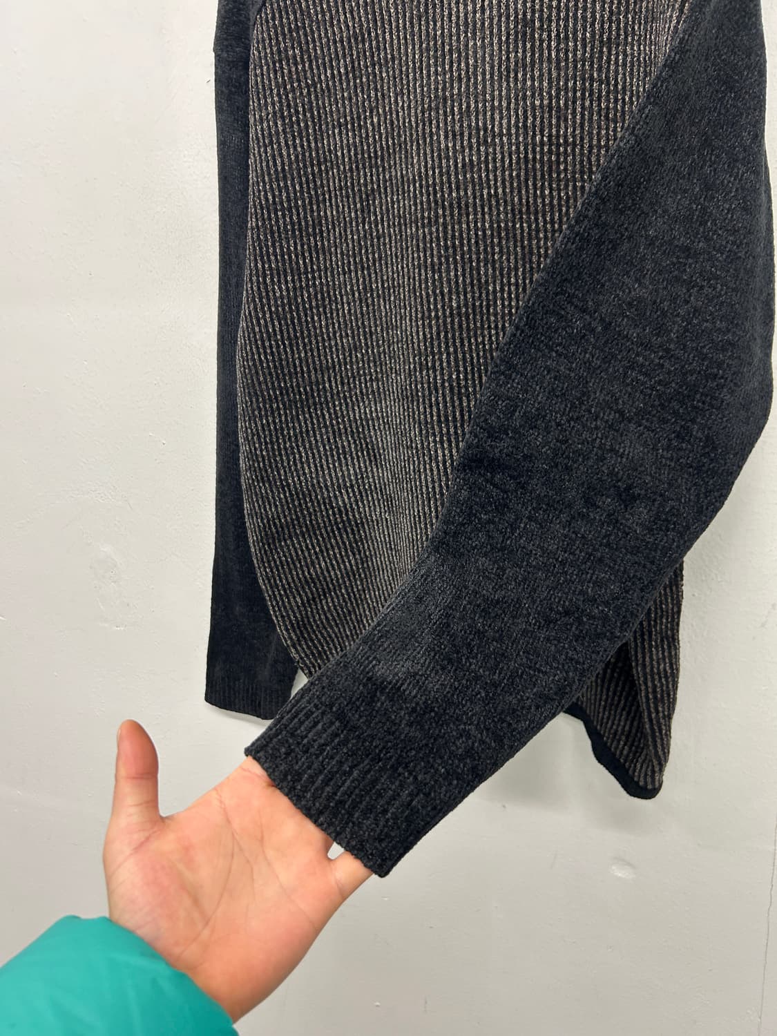 베르사체 진스 꾸뛰르 니트 스웨터 상품이미지3