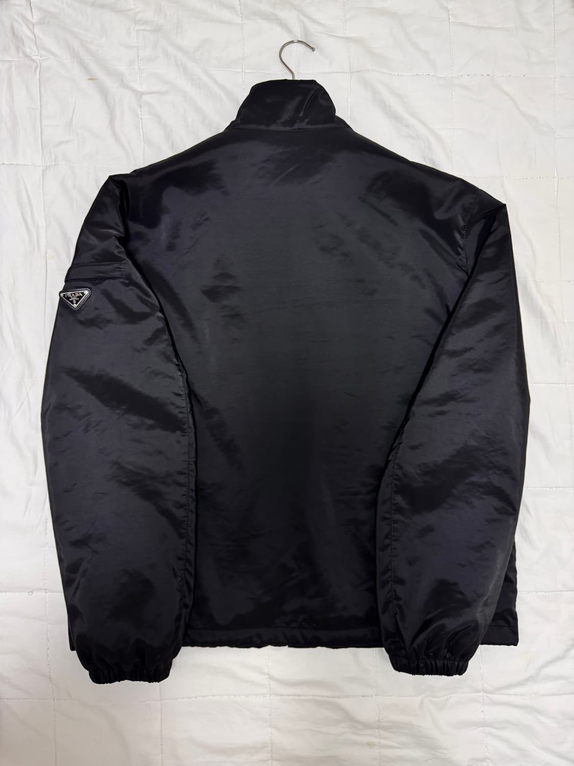 (56)프라다 25SS 삼각로고 바람막이 자켓 블랙 SGH278 상품이미지2