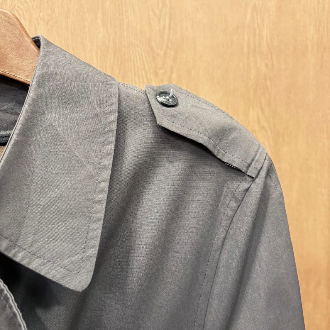 크리스찬 디올 트렌치 코트 더블 브레스트 견장 디테일 레귤러핏 상품이미지6