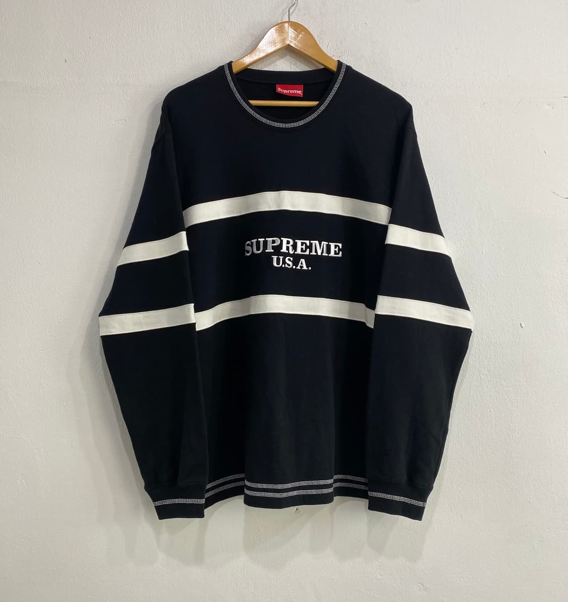 슈프림 16FW 엠브로이드 센터 스트라이프 크루넥 상품이미지2