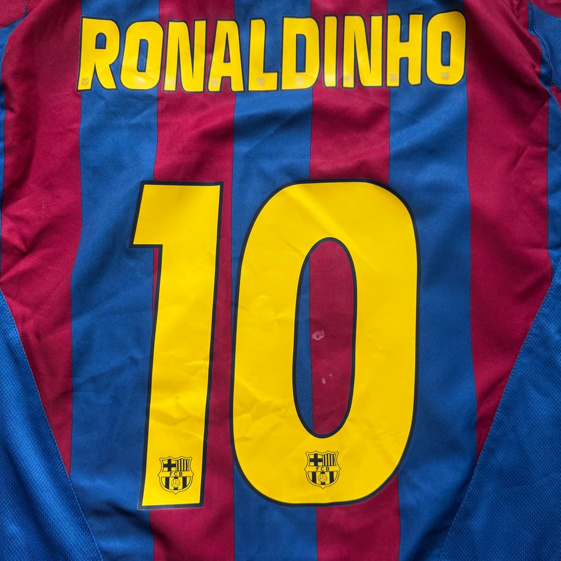 04-05 나이키 바르셀로나 홈 유니폼 #10 호나우지뉴 상품이미지8