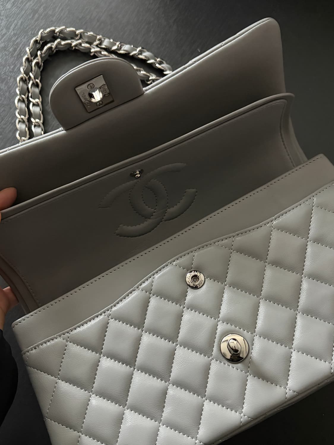 샤넬 클래식 미디움 상품이미지3