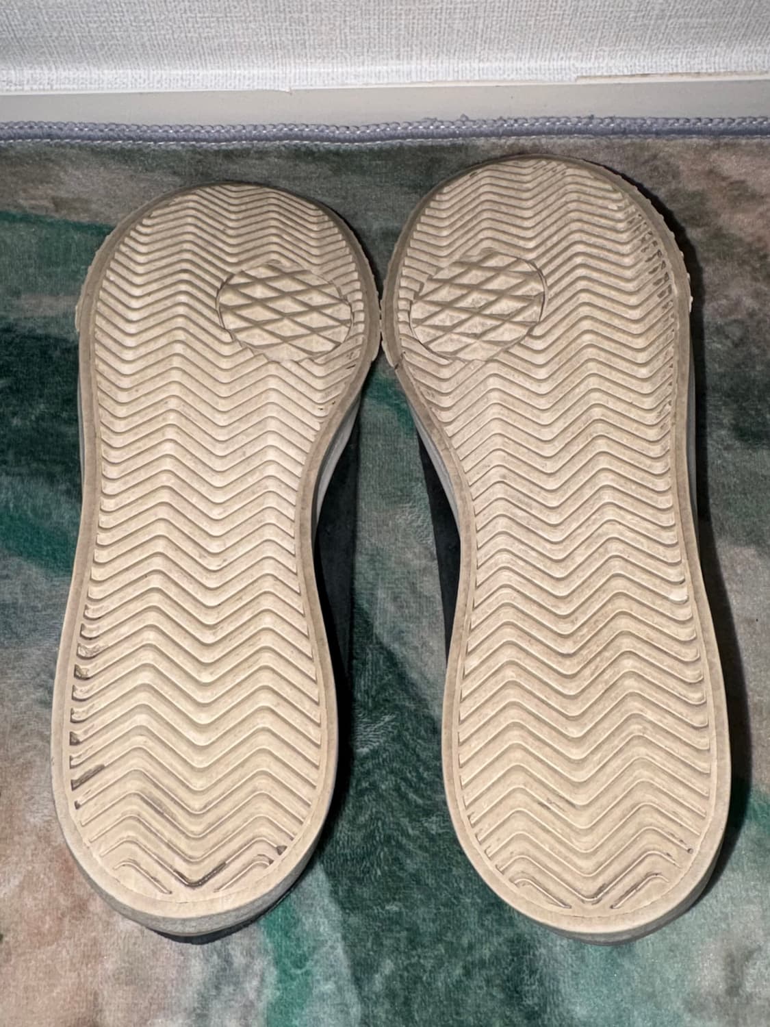 아디디스 에버린 스웨이드 스니커즈 상품이미지6