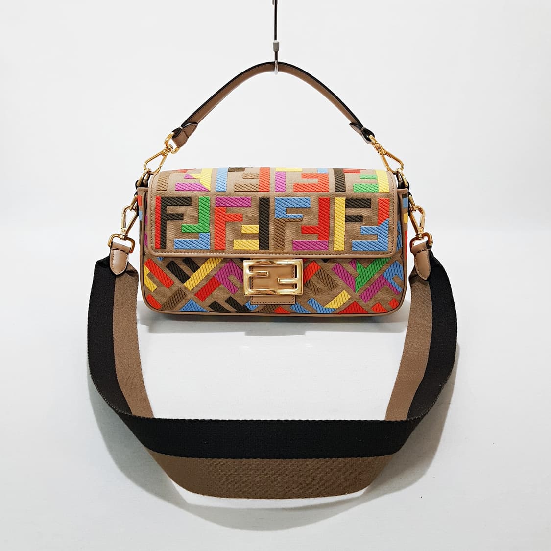 펜디 8BR600 바게트 미디움 숄더백 상품이미지1