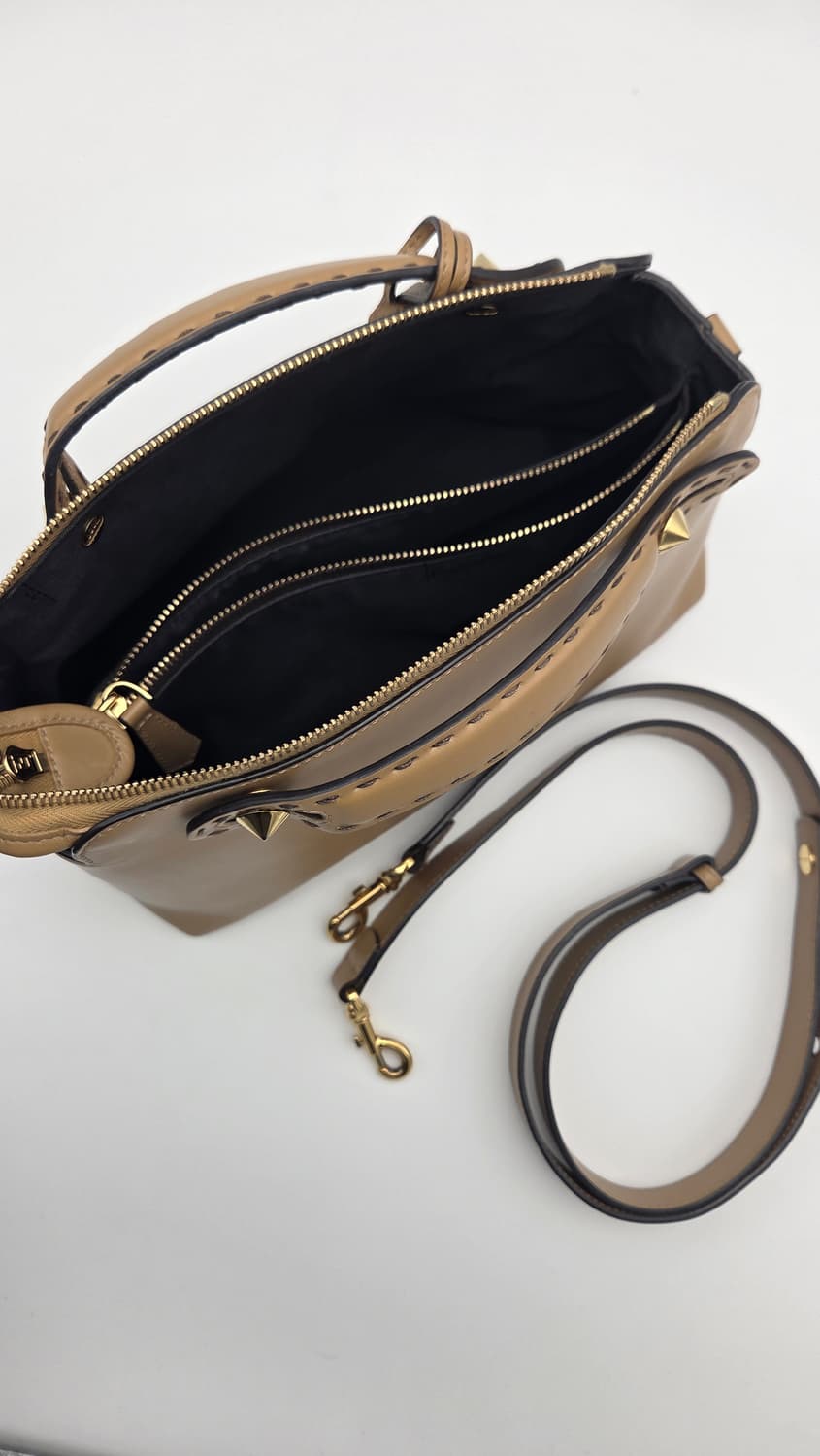 펜디 바이더웨이 미디엄 보스턴백 상품이미지8