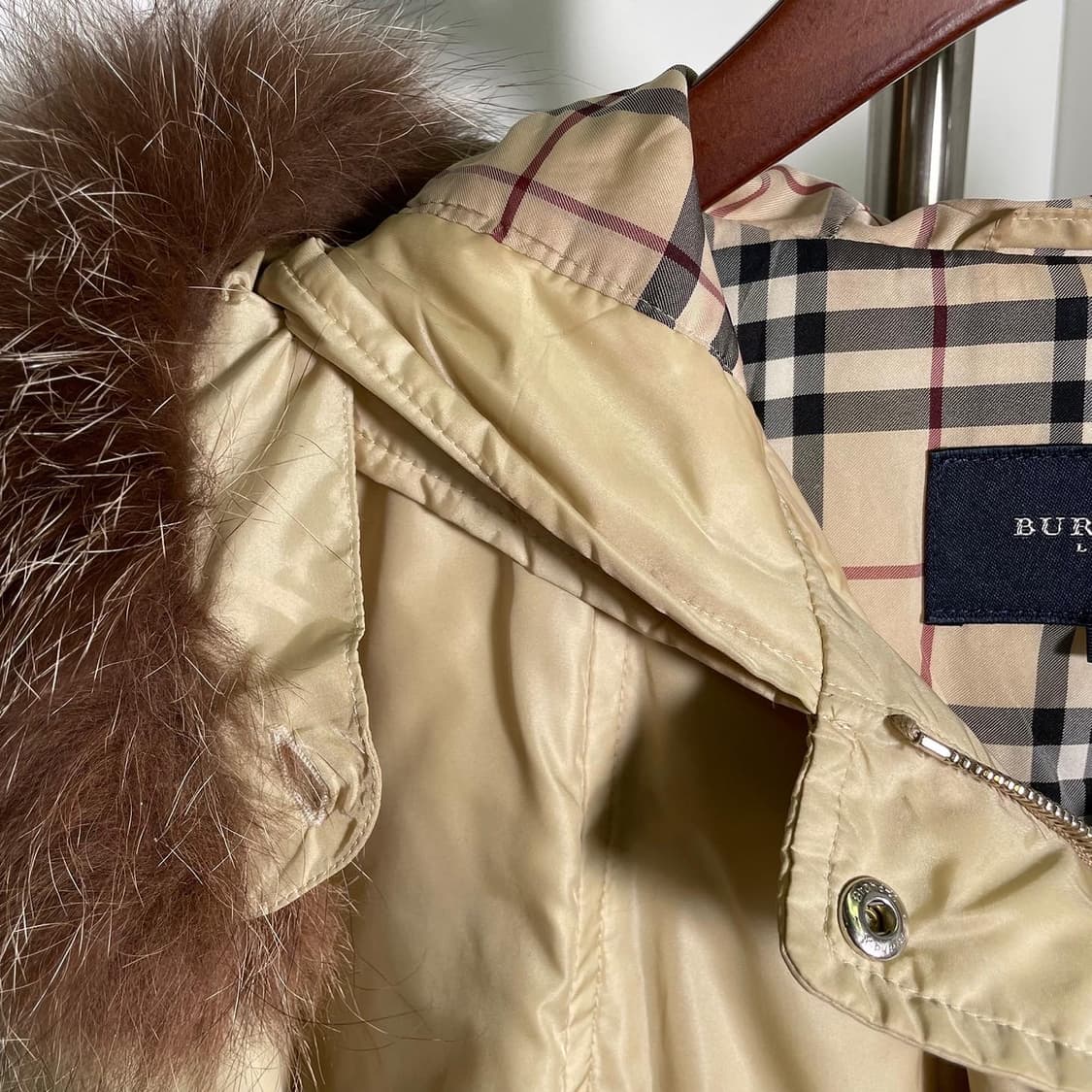 버버리 체크안감 다운 숏 패딩 상품이미지7