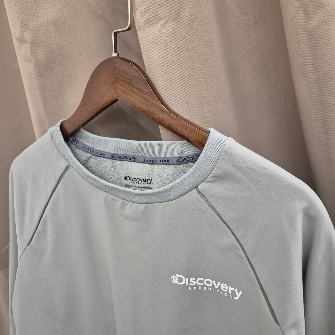 디스커버리 우븐 에센셜 트레이닝 맨투맨 티셔츠 105 상품이미지2