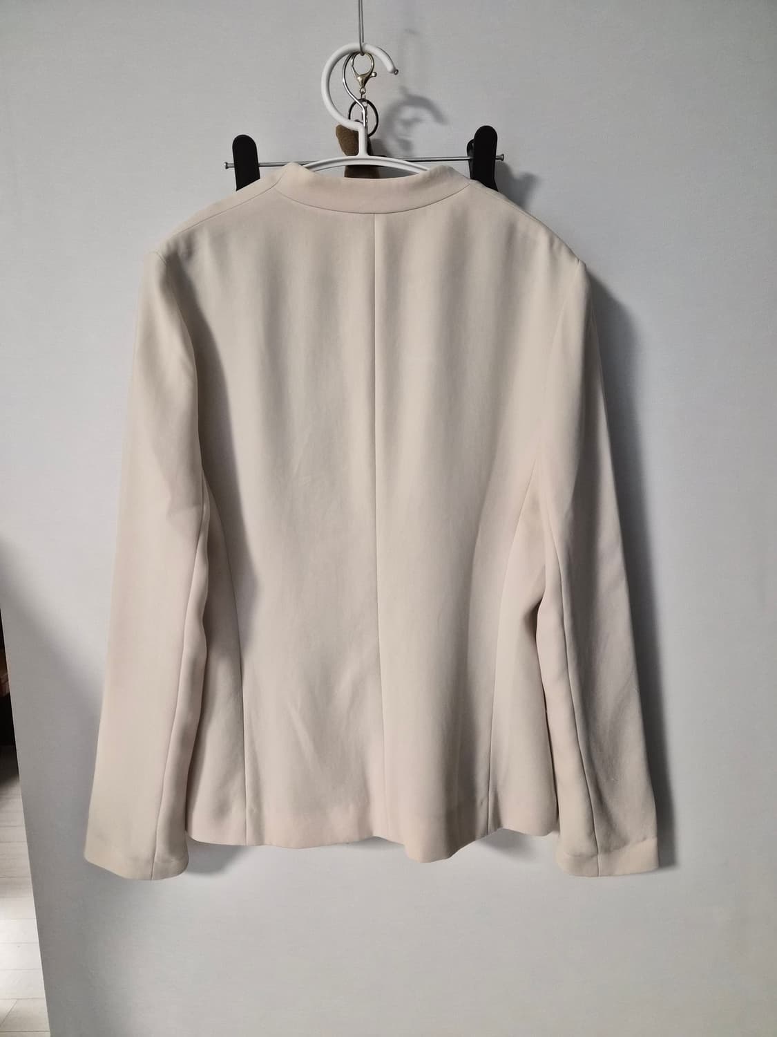 [Theory Luxe] 띠어리 럭스 노카라 자켓 (베이지, 40사이즈) 상품이미지4