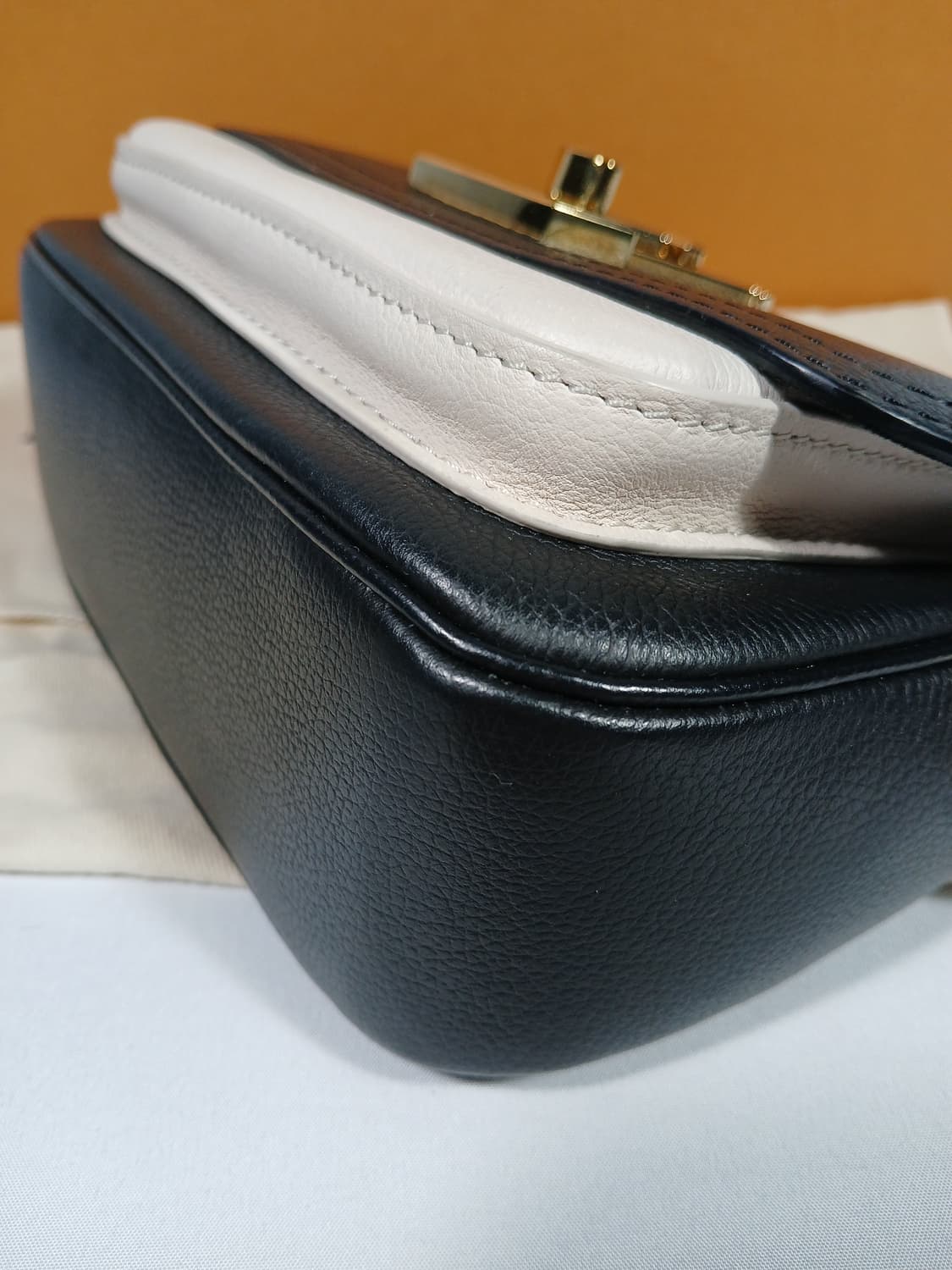 루이비통 락미텐더 숄더백 M58557 상품이미지7