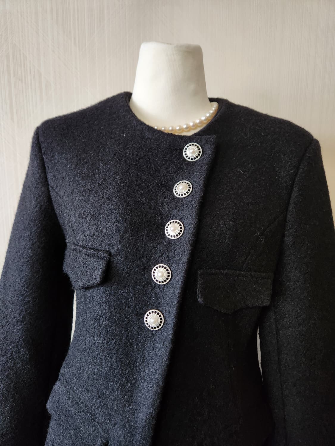 VERDI 블랙 부클 트위드 진주 버튼 자켓 44~날씬55  상품이미지5