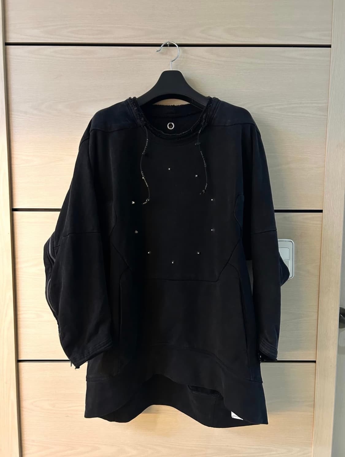 HAMCUS ZIPPER SLEEVE PULLOVER WITH MAYA  상품이미지4