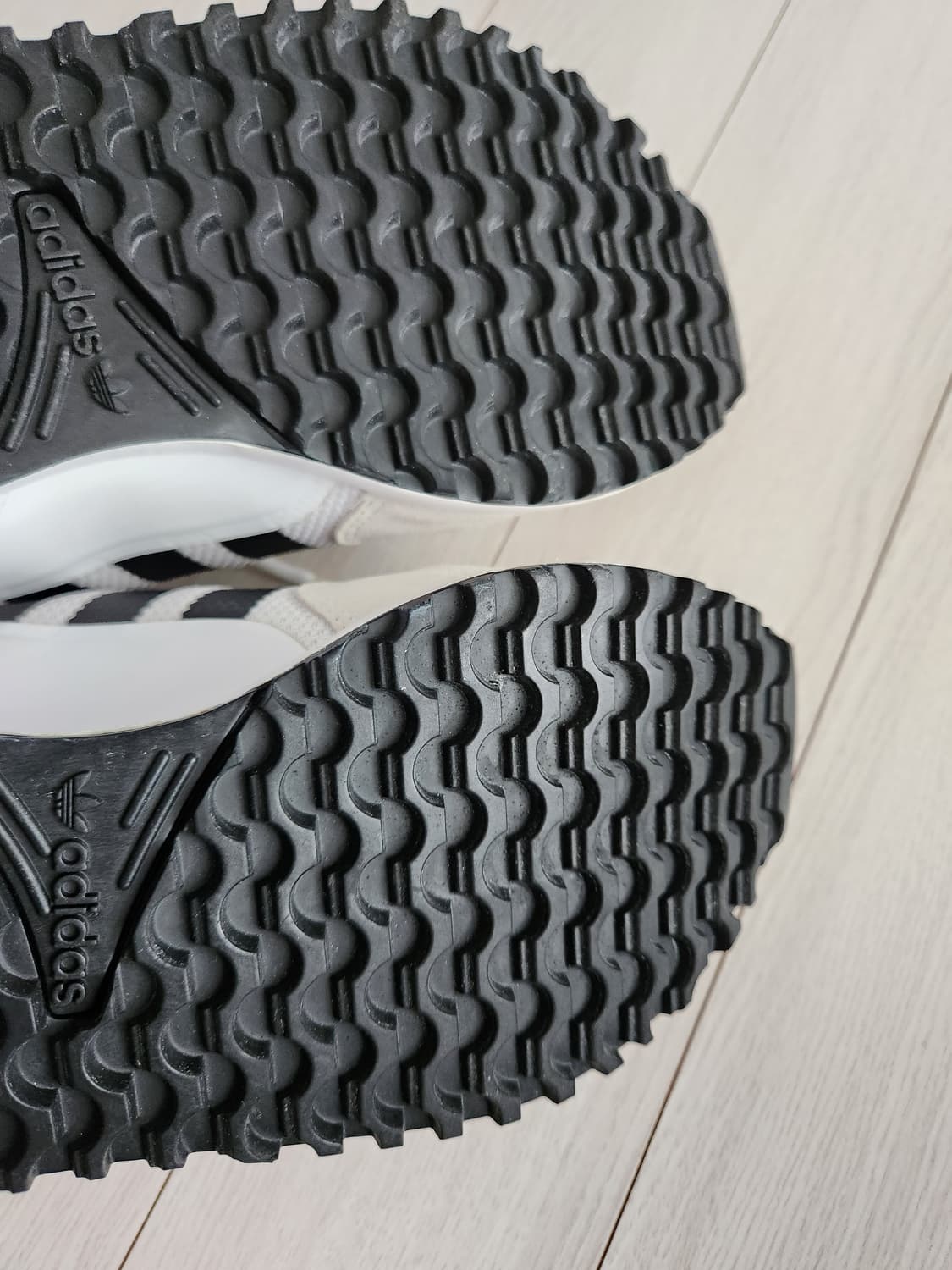 새상품급)아디다스 남녀공용 운동화 ZX 700 HD FY1103 스니커즈 상품이미지9