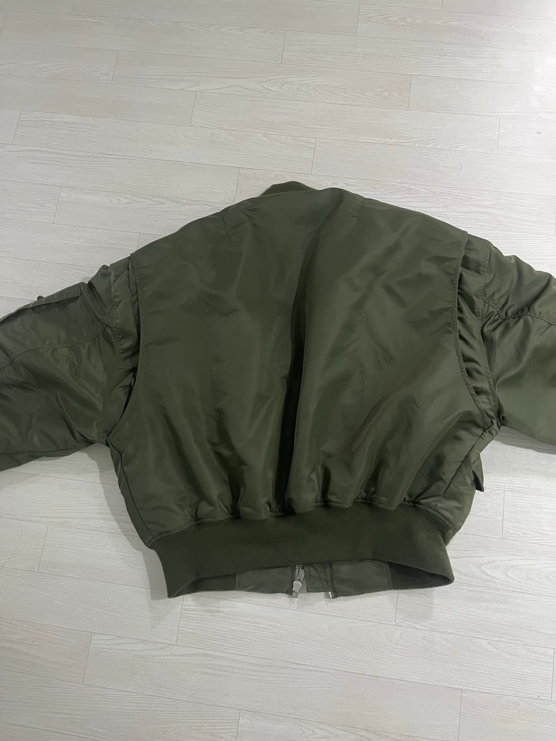 엔타이어스튜디오 브로드 봄버 카키 - 24FW 상품이미지3