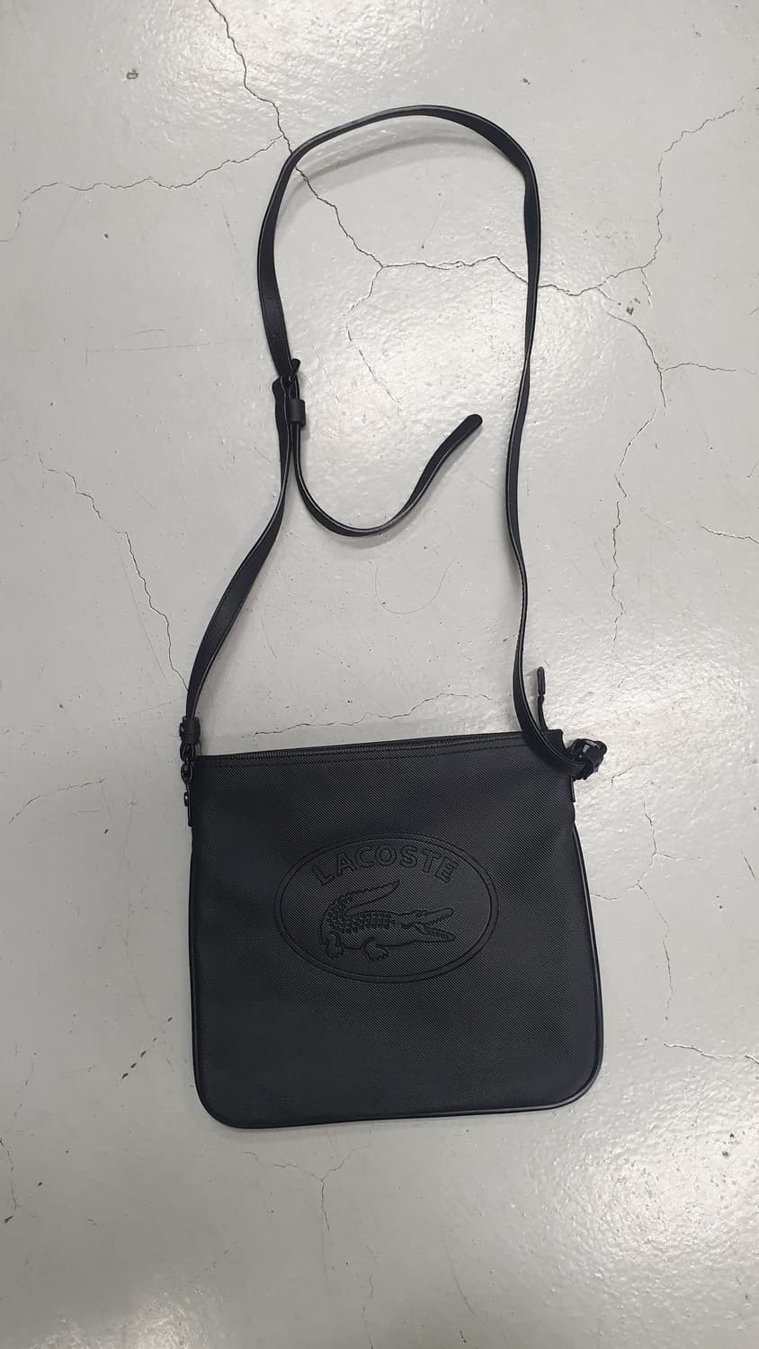 라코스테 블랙 크로스백 상품이미지1