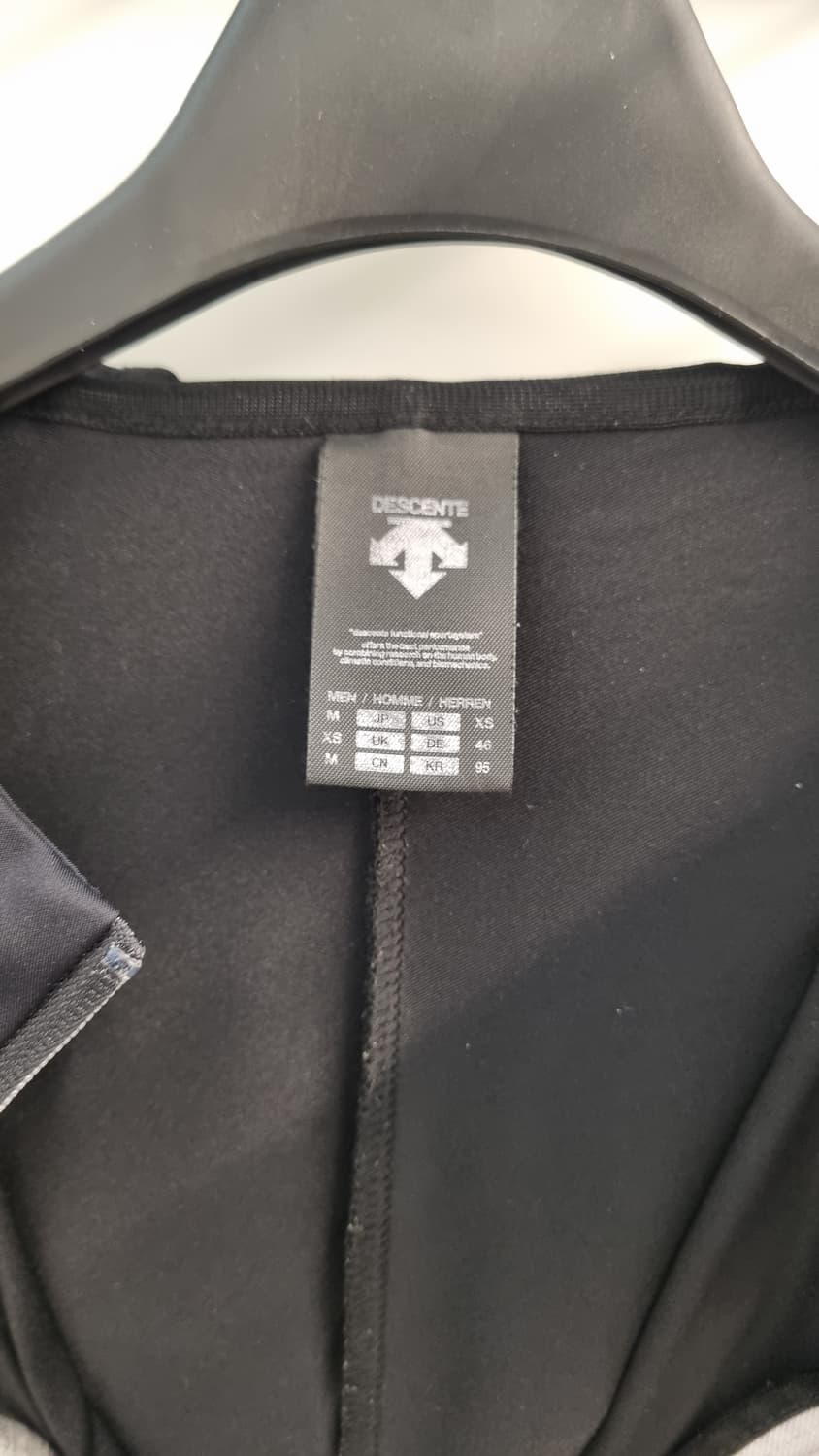 데상트 인텐스 트레이닝 후드자켓 95 상품이미지8