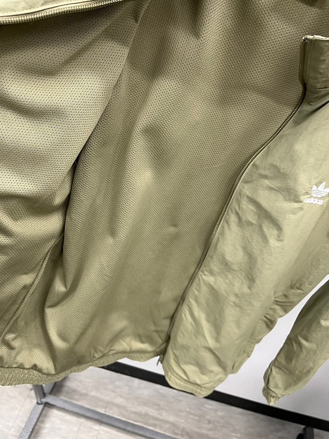 여) 아디다스 카키 락업 트랩탑  상품이미지7