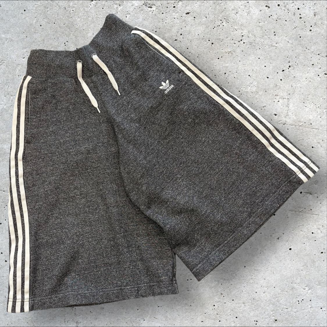 [90] 아디다스 3선 트레이닝 버뮤다 반바지 회색 D145 상품이미지1