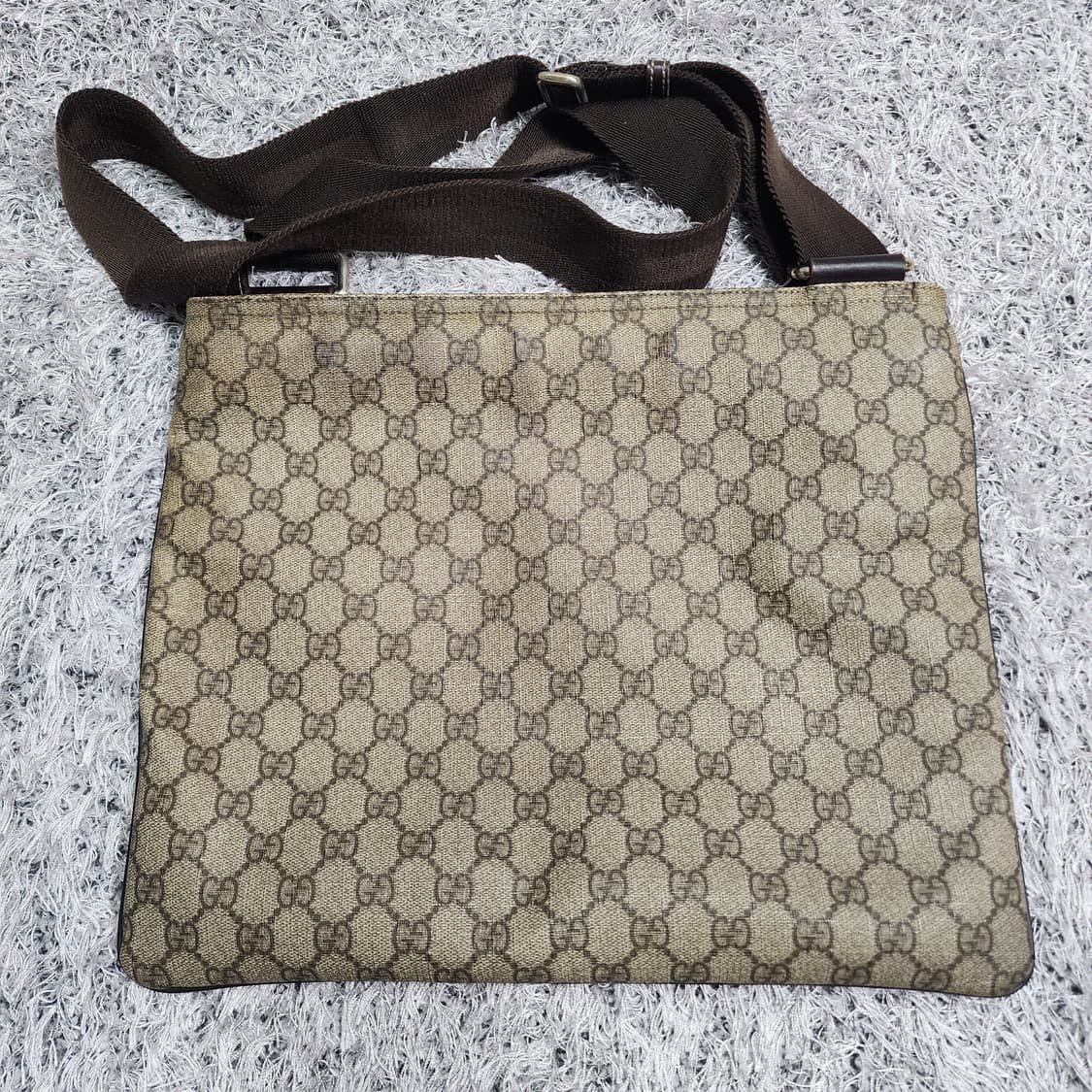 구찌 GG PVC 크로스백 상품이미지3