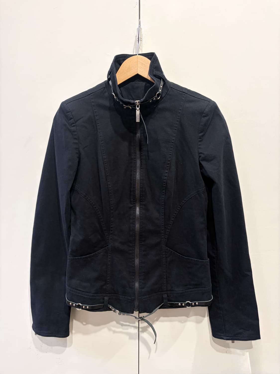 roccobarocco 로코바로코 미니멀 벨티드 자켓 상품이미지1